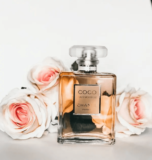 Silk & Scent Luxury Banner 1